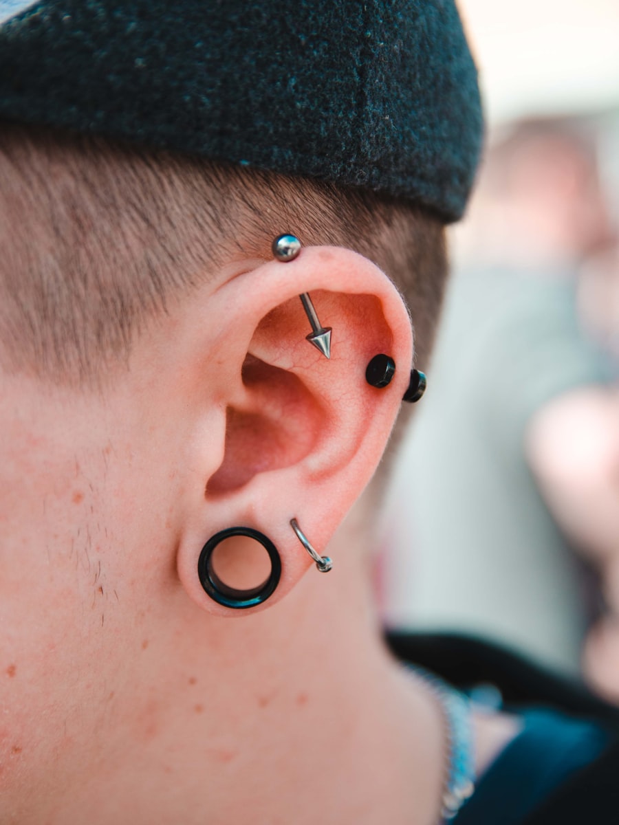 Tragus piercing — portfolio Zyga Piercing